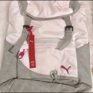 💗 White & gray Puma backpack